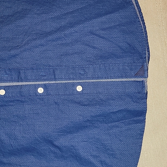 Untuckit button down👕 - Picture 4 of 7